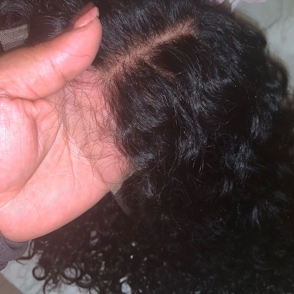 16’ Gorgeous 100% glueless 4x4 lace closure wig. - Picture 10 of 10